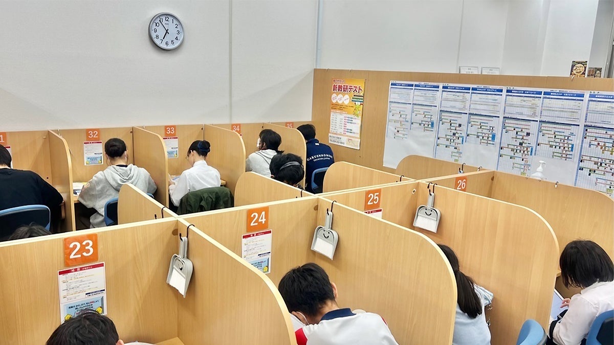 研究学園校 集中して勉強できる自習スペース