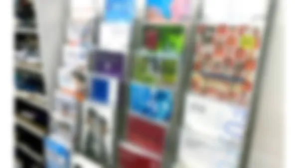 天白鴻の巣校 各学校のパンフレットを揃えています