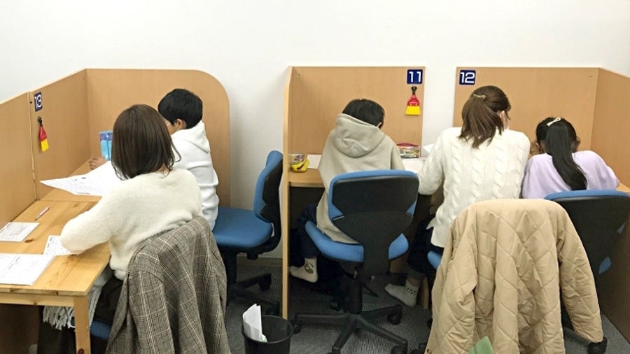 日進竹の山校 いつでも先生が横にいるから安心して取り組める授業スペース