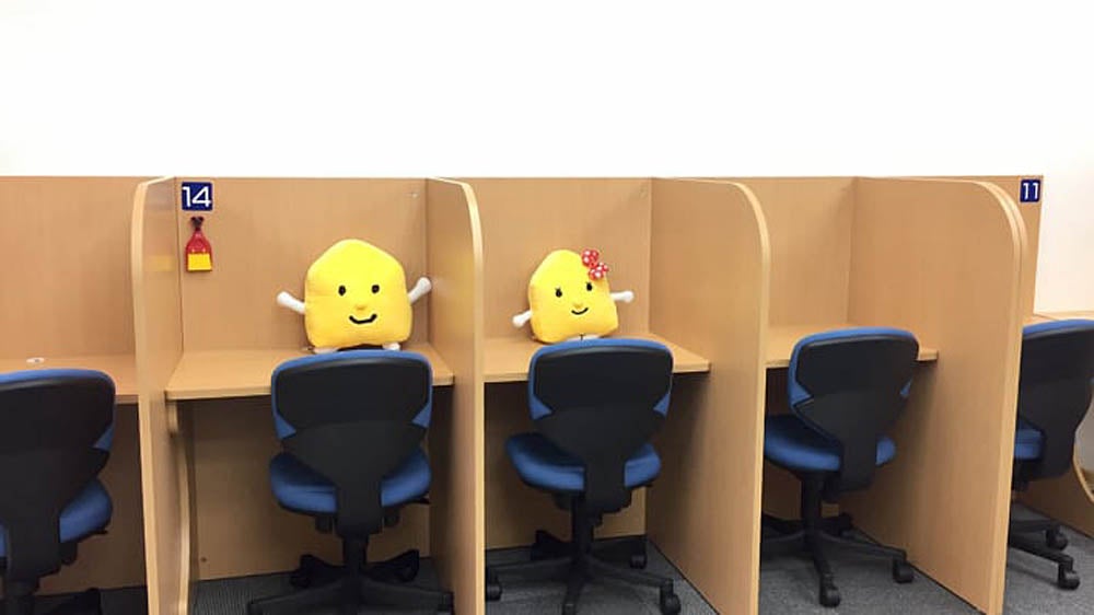 日進竹の山校 仕切りがあるから集中できる自習ブース