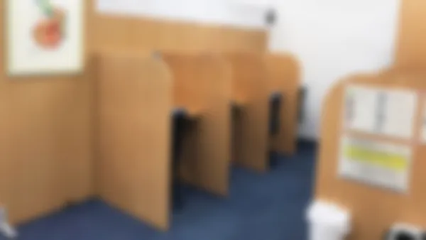 名東一社校 自習室 月曜日~土曜日週6日間開放(祝日も開放)
11:00~22:00