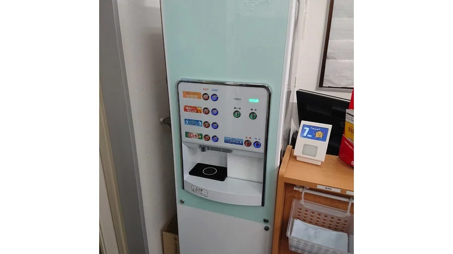 名東一社校 無料フリードリンク設置