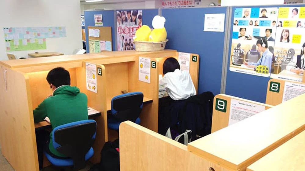 岐大前校 自習ブース完備！開校日はいつでも自由に使えます。