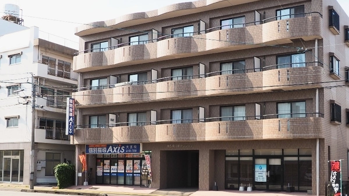 大宮校 入口付近は夜間でも見通しの良い場所です。