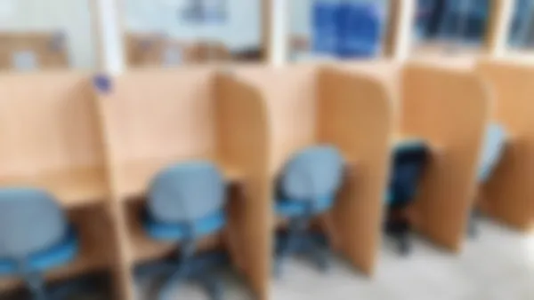 東北大学病院前校 自習室は全24席。予約なしですぐ使えます。