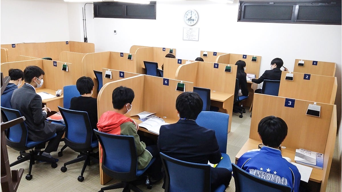 南光台校 親切・丁寧な指導者が生徒一人ひとりにあわせた指導を行います。