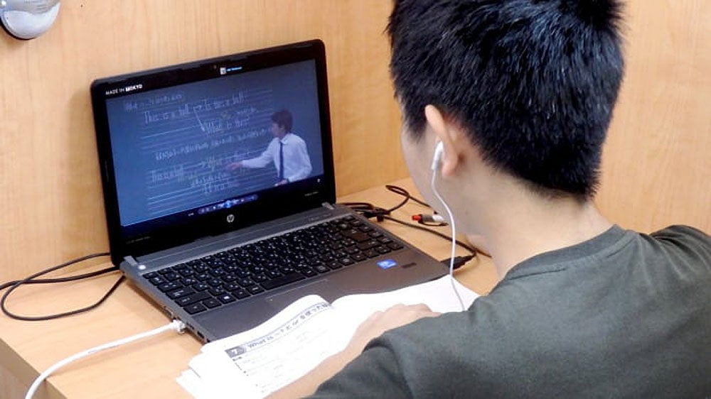 金城校 映像講座も充実。