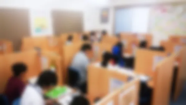 首里石嶺校 「解説」と「演習」を通して,「考える力」も養います。