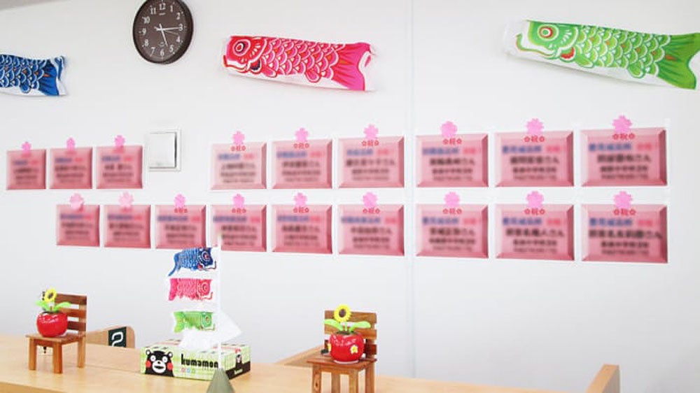 豊見城市役所前校 四季折々の掲示物も子ども達の情操を養うことに効果を発揮します。