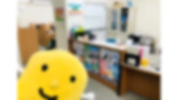 円山校 受付ではいつも笑顔で皆さんをお待ちしています。