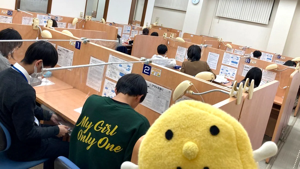 妹尾校 広々とした個別指導教室は、どこでも目が行き届く設計になっています。