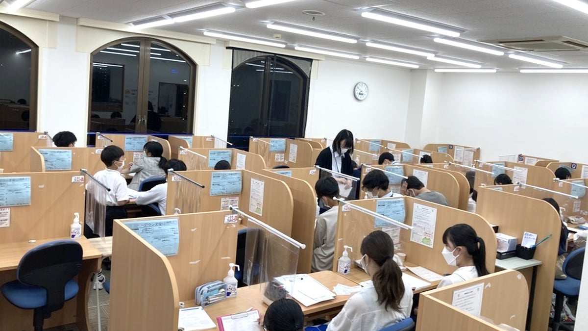岡山校 教室はいつも熱気であふれています！広々した教室で集中！！