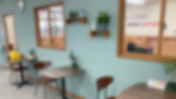 芳泉校 リビング感覚でくつろげる多目的スペース!