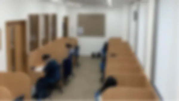 東岡山校 真剣に、かつ集中して自習できます