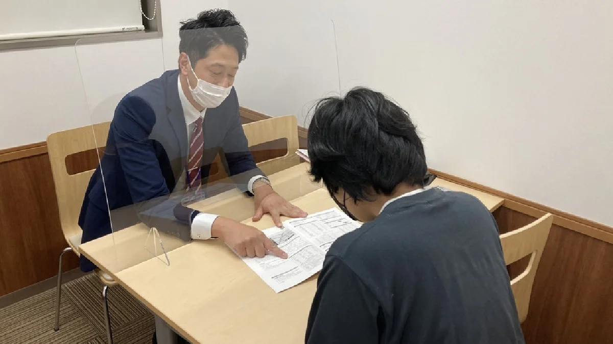 東岡山校 定期的に懇談や学習相談を行います