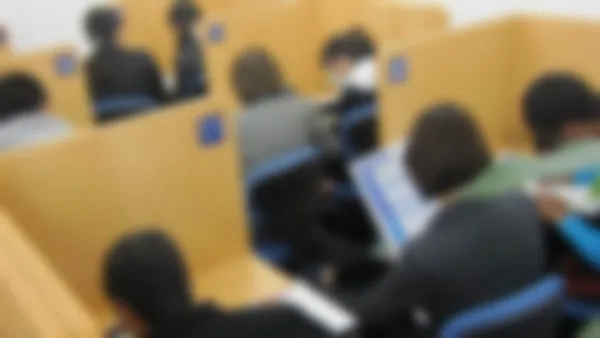 中庄校 問題解決のプロセスで、演習と解説がスムーズにつながる1対2の個別授業