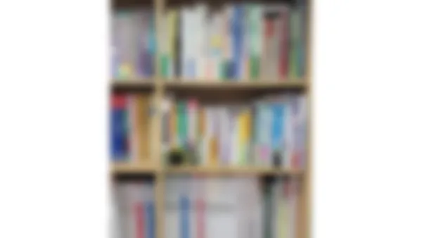 総社駅前校 本棚には見本のテキストだけではなく…?!