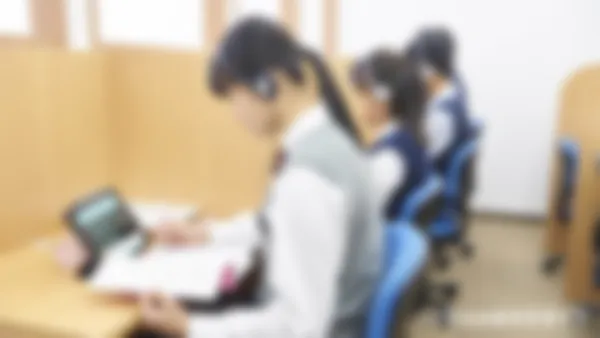 福浜校 スーパー講師大学受験映像講座ブースでは基礎内容から難関大受験まで自分のペースで学習できます。