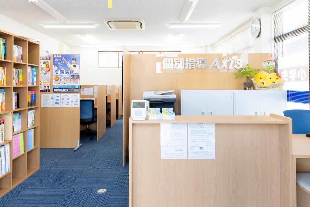 備中高松校 受付では笑顔でみなさんをお待ちしています