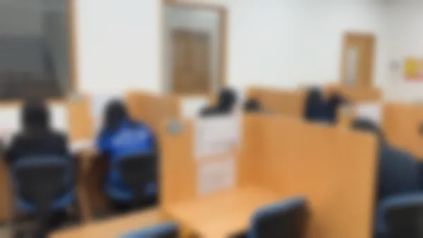 仏生山校 集中して授業を受けることができる個別指導ブースです。