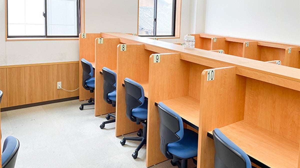 仏生山校 勉強がはかどる静かで広い自習室です。