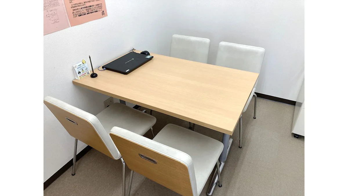 仏生山校 勉強のことはもちろん、それ以外の悩みや心配事を相談できる面談室です。