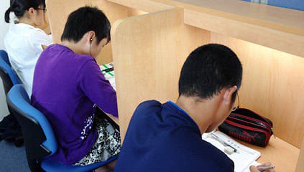 屋島東校 快適な自習ブースは第２の勉強部屋