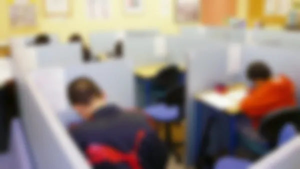 紫雲校 先生と生徒の近さを大事にしています。