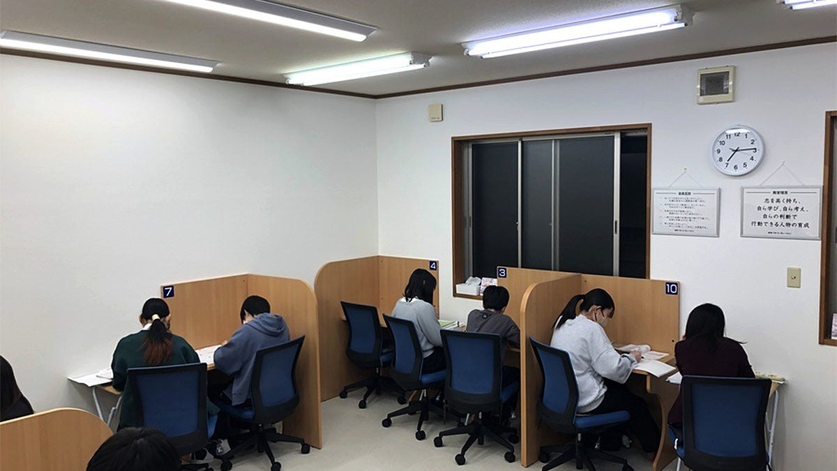 林校 授業が始まると教室は活気に溢れます