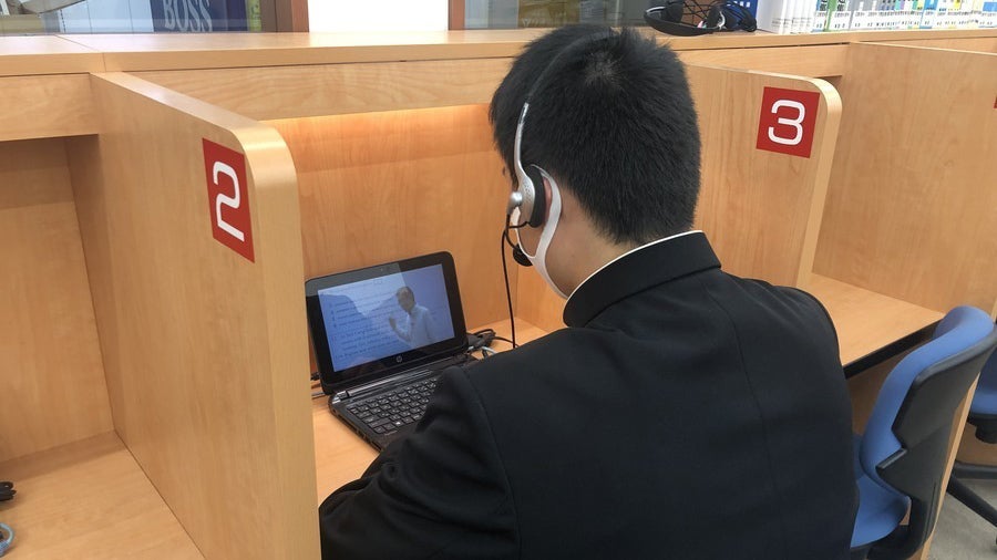 屋島校 映像講座ブースでは基礎内容から難関大受験まで自分のペースで学習できます。