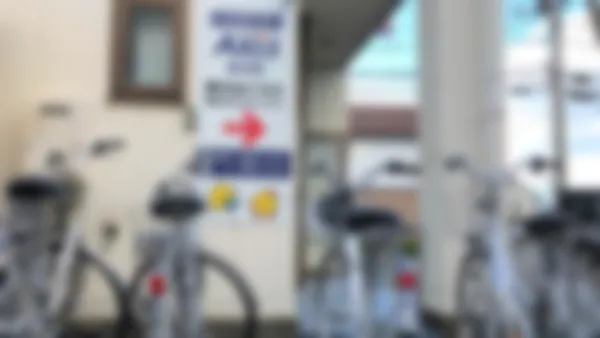 貝沢校 入り口横には自転車置き場もあります!