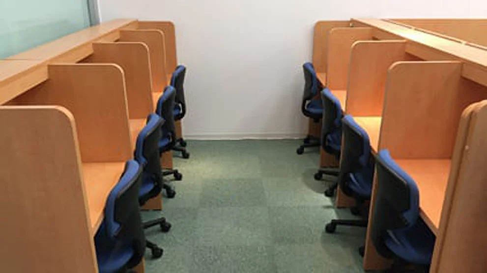 川原校 自習ブース完備!いつでも自由に使えます!