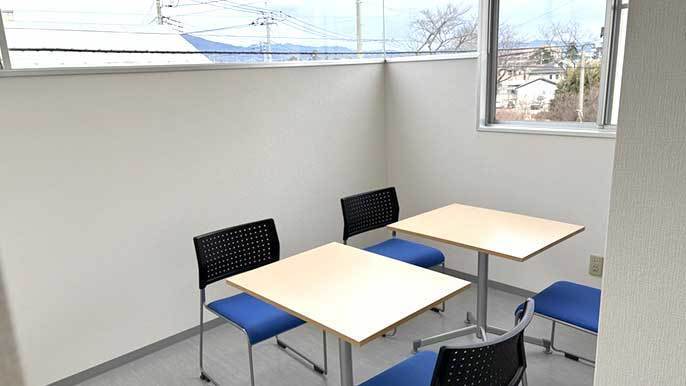 前橋朝倉校 ご飯を食べたり休憩も取りながら長時間勉強できる環境です