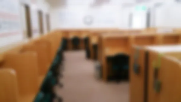 帯山校 広くて静かな自習スペース。ホッと一息つけるフリースペースも。