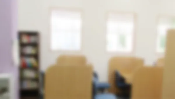 東町校 明るい陽が差し込む♪清潔感あふれる授業ルームです♪