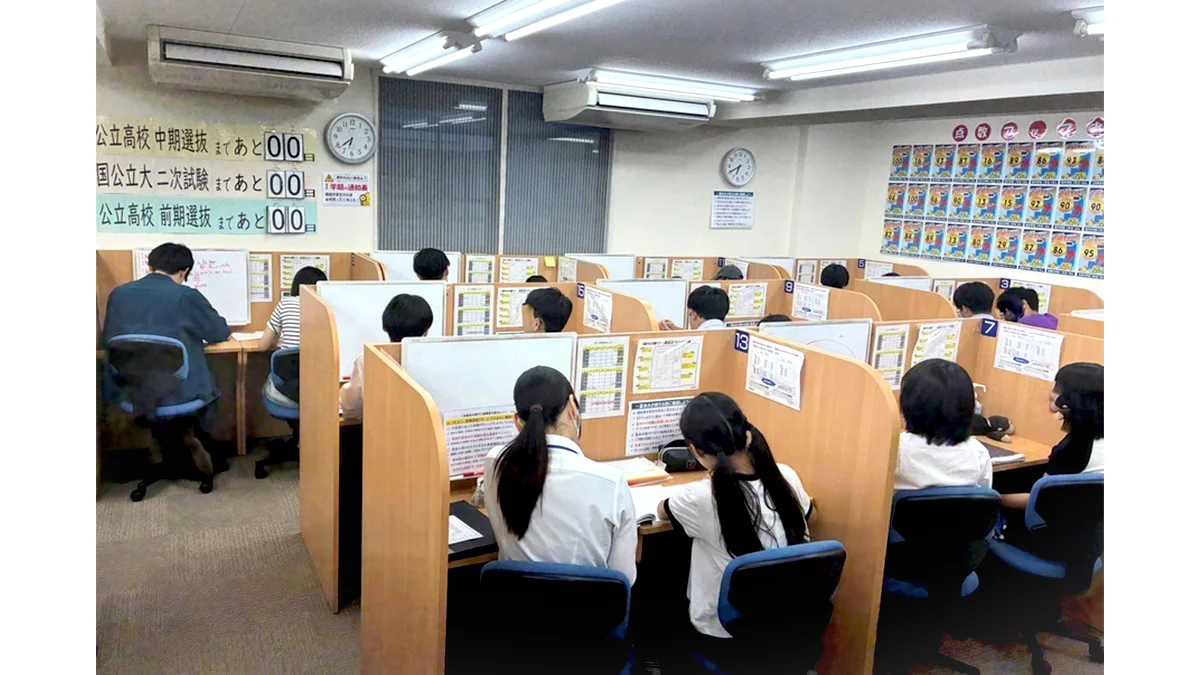 桂校 1対1だから、考え方まで見逃さない。「わかる」から「解ける」へ導く個別指導