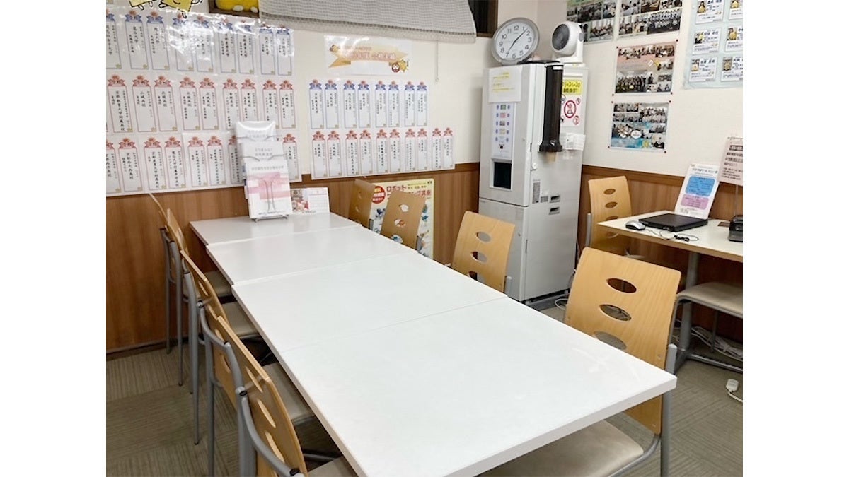 紫竹校 飲食可能な休憩スペースも！フリードリンクでほっと一息！