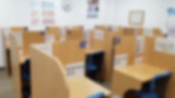 宇治校 清潔感のある授業ブースで集中して授業を実施します