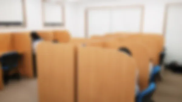 鹿児島中央駅前校 自習専用教室のため、集中して学習に取組めます。