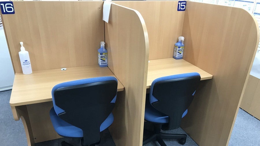 高津校 使い勝手抜群の自習ブースは、自宅学習に苦戦中のみんなの強い味方です。