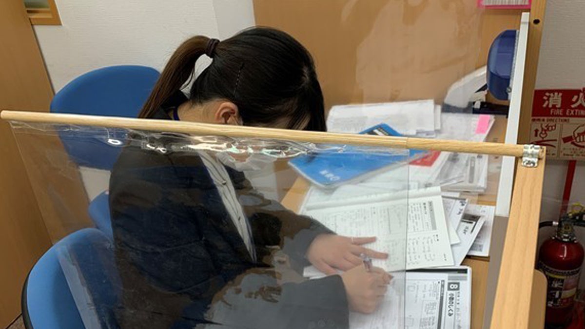 矢向駅前校 オンライン指導・映像講座ブースでは、基礎内容の学習から受験対策まで自分のペースで学習できます。