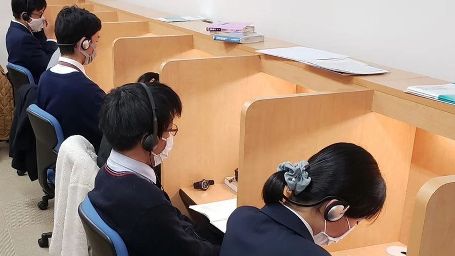 草津校 人気のオンラインゼミ(高校生・中学生・小学生対象)
~ライバルと競い合える双方向ライブ授業~