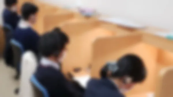 草津校 人気のオンラインゼミ(高校生・中学生・小学生対象)
~ライバルと競い合える双方向ライブ授業~