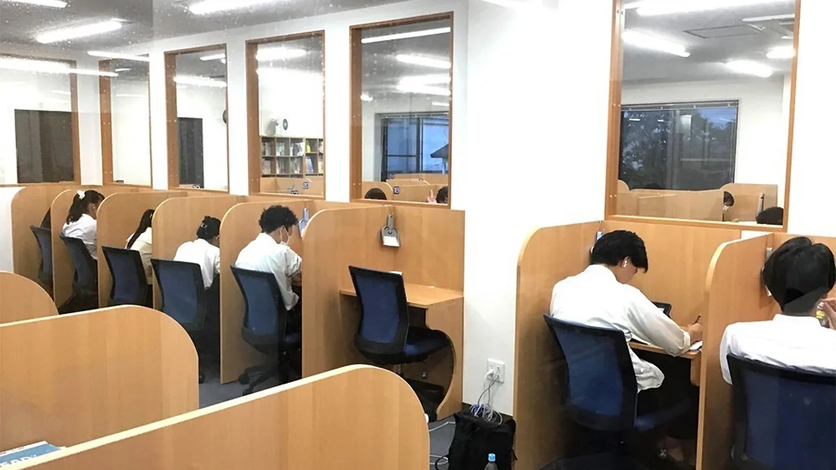 新潟大学前校 真剣に、かつ集中して自習できます