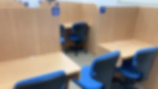 徳山校 「解説」⇔「演習」でわかるだけでなく、「自分で解く力」も身につけます。