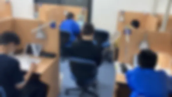 日永校 高校生は最先端のオンライン指導システム!