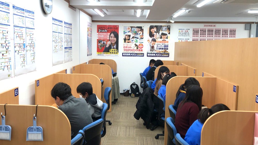 羽津校 「解説」⇔「演習」でわかるだけでなく、「自分で解く力」も身につけます。