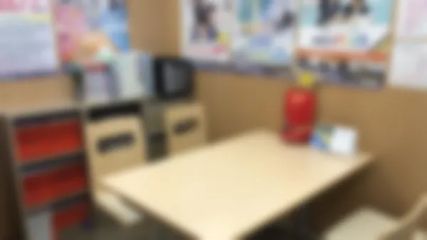 羽津校 懇談ブースも充実。