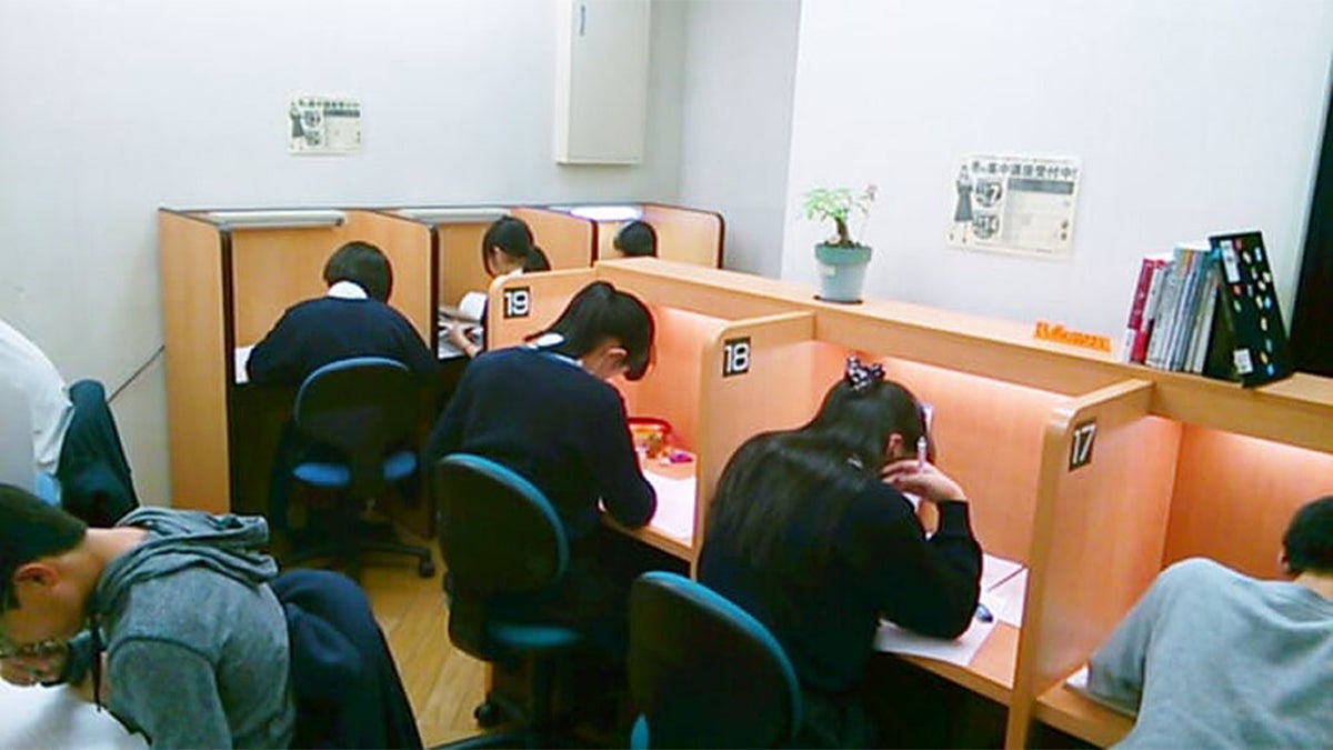 己斐校 授業がない日も自習ブースを活用！