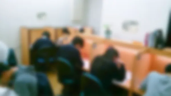 己斐校 授業がない日も自習ブースを活用!